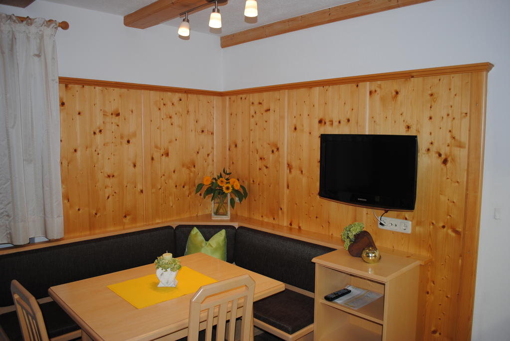 Haus Untergand Apartment Sankt Anton am Arlberg Bilik gambar